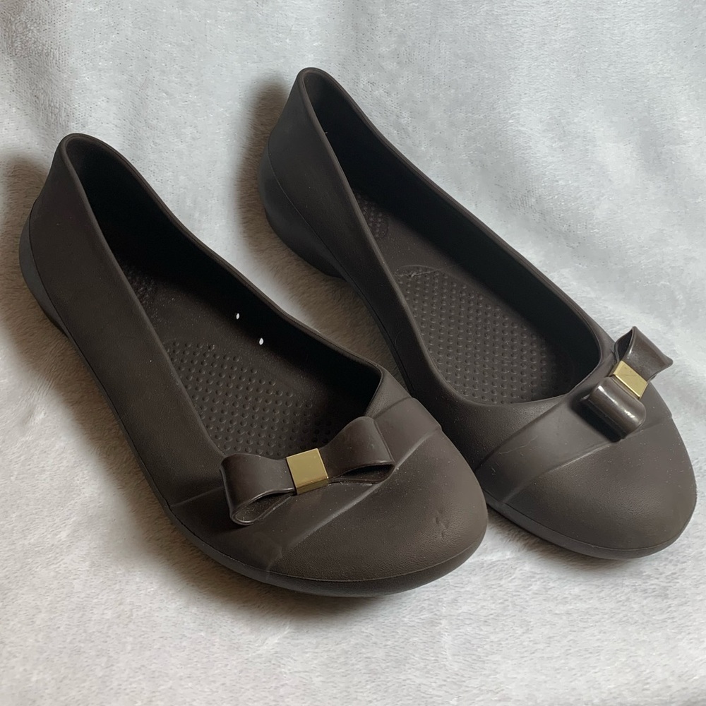 Women's Crocs Gianna Bow Flat 8 Espresso Buoyant